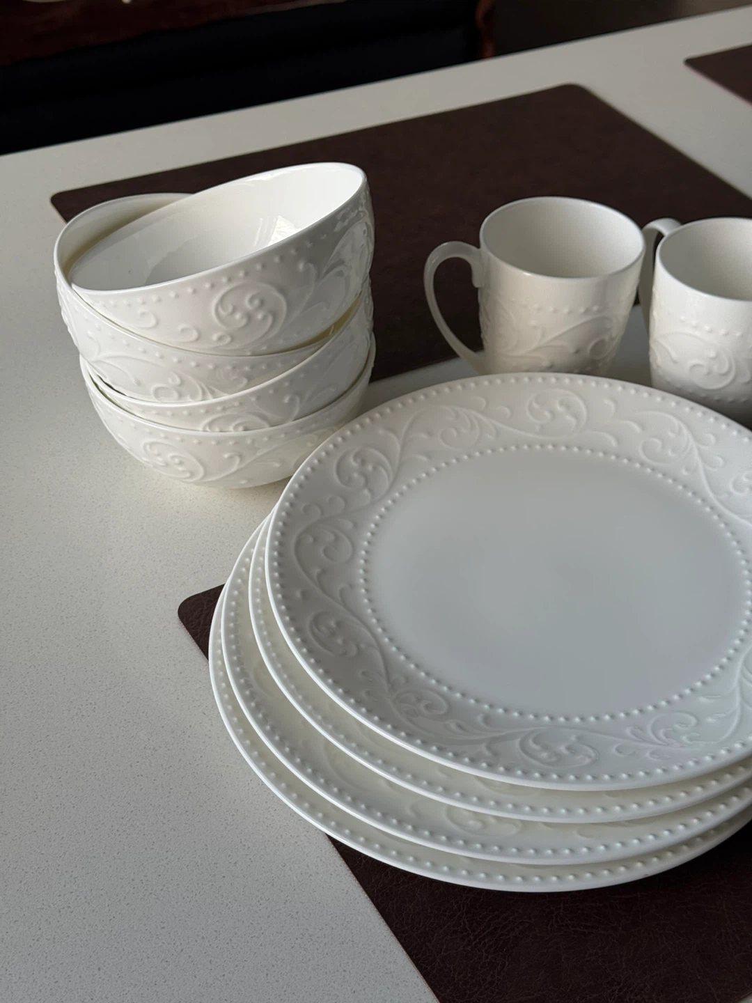 White Embossed Dinnerware Set - photo 2