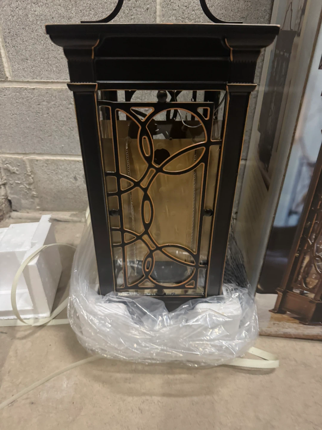 New Outdoor/Indoor Flameless LED Candle Lantern 40$ both - photo 4