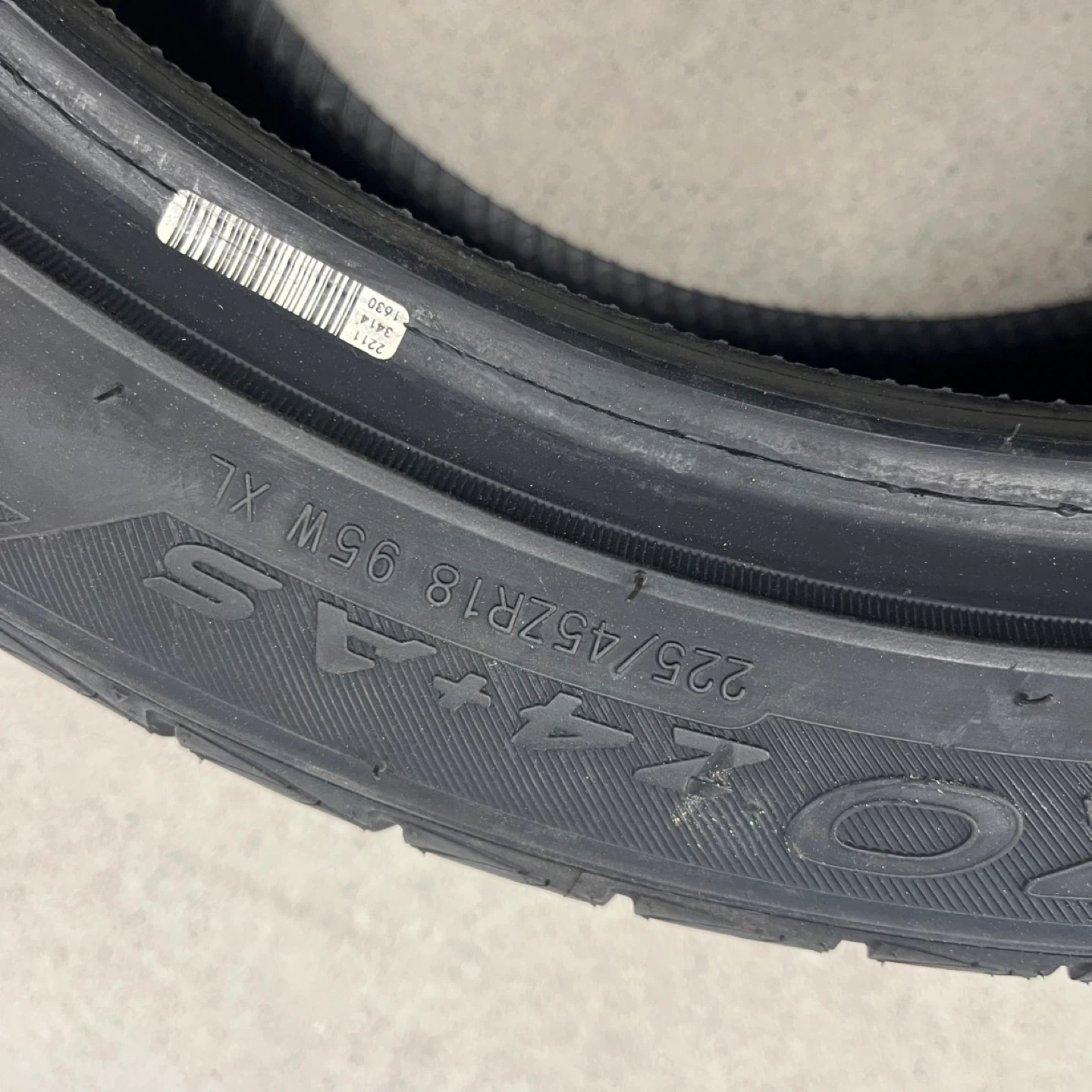 Sailun Atrezzo Tire 225/45ZR18 95W XL - photo 2