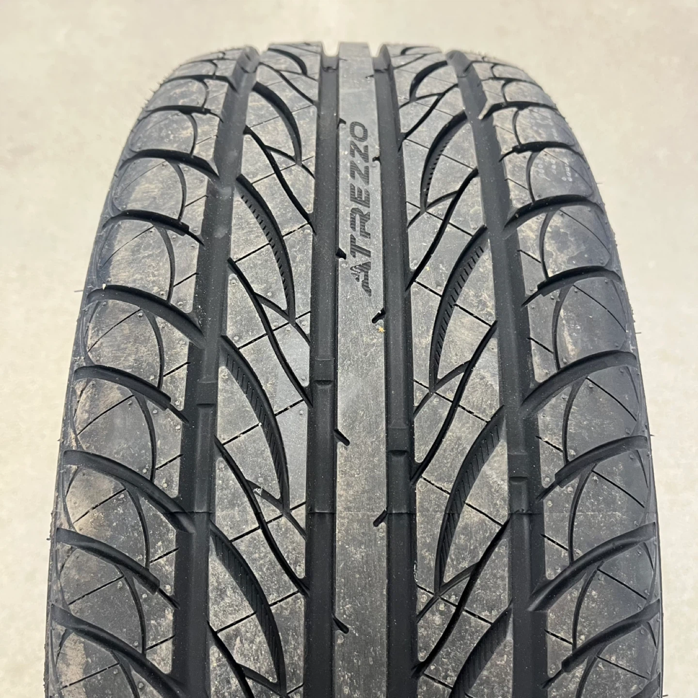 Sailun Atrezzo Tire 225/45ZR18 95W XL - photo 4