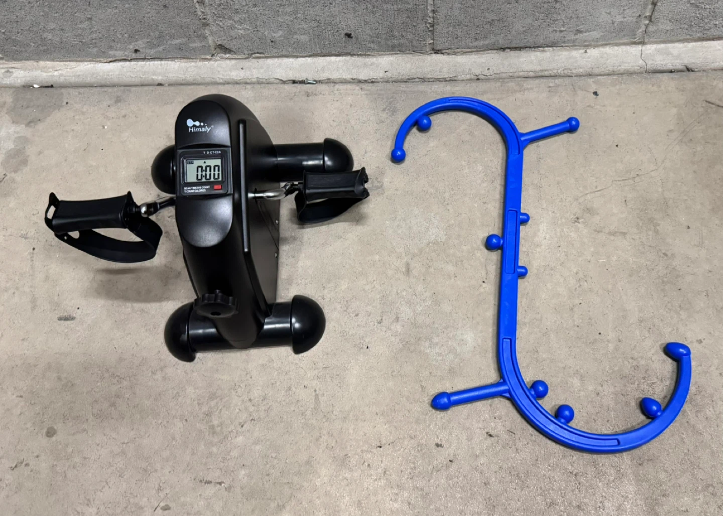 Himaly Mini Exercise Bike with Massager Tool both35$ - photo 2