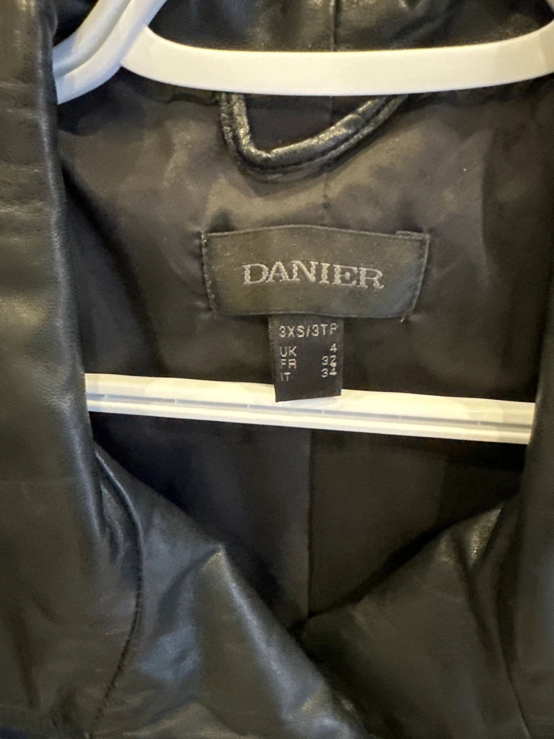 Woman’s Danier leather jacket - photo 2