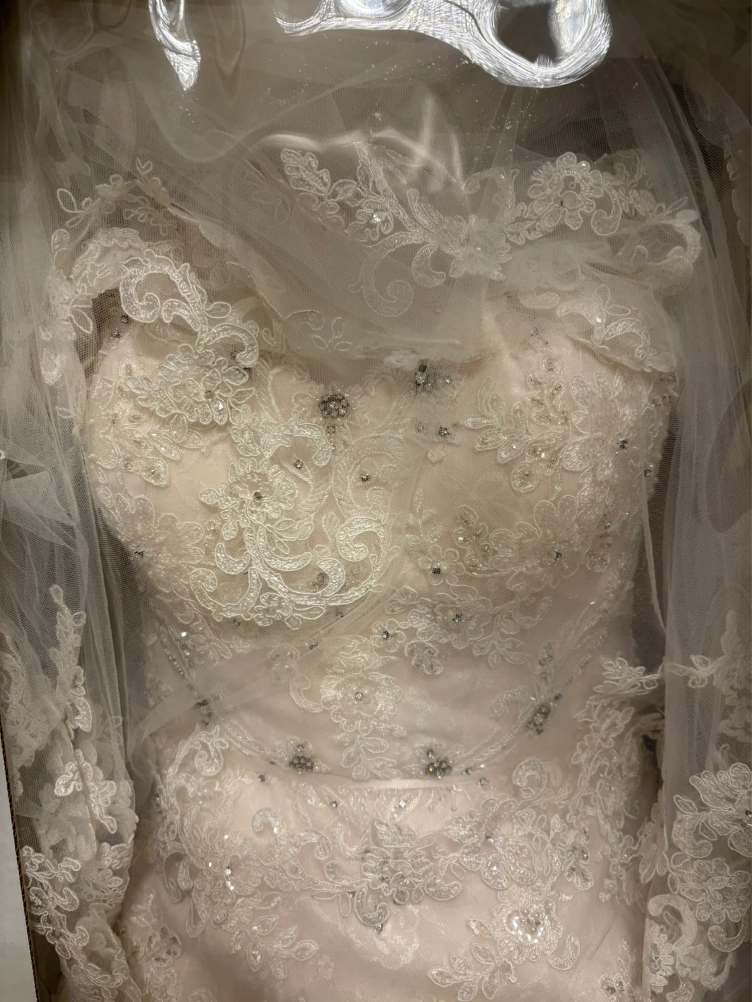 White Lace Mermaid Wedding Dress - photo 3