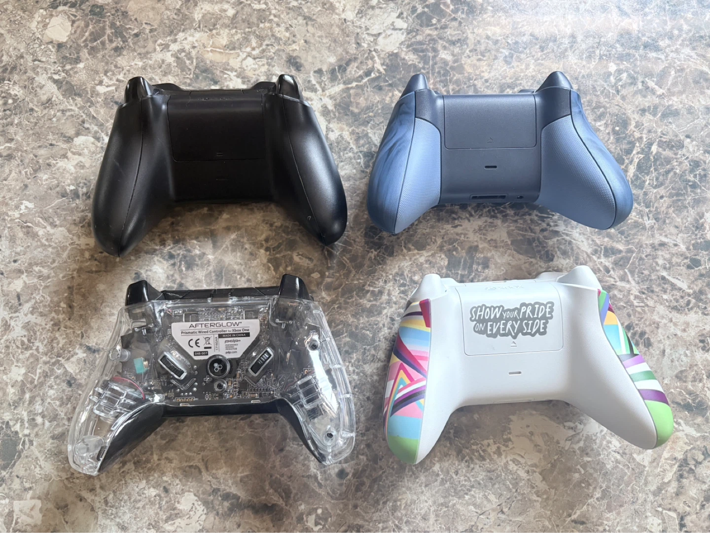4 xbox controllers for sale - photo 2