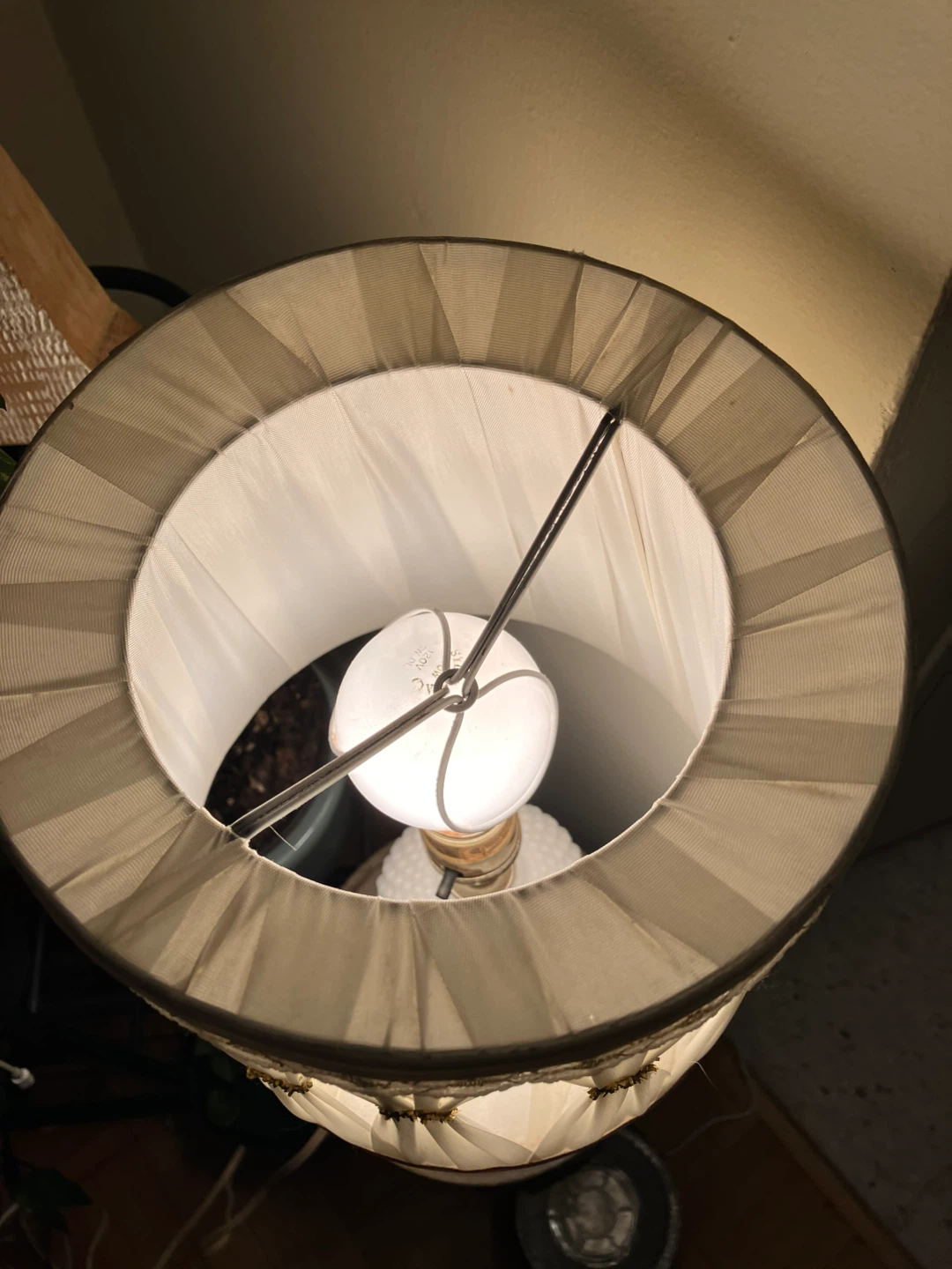 Vintage Table Lamp with Pleated Shade - photo 2