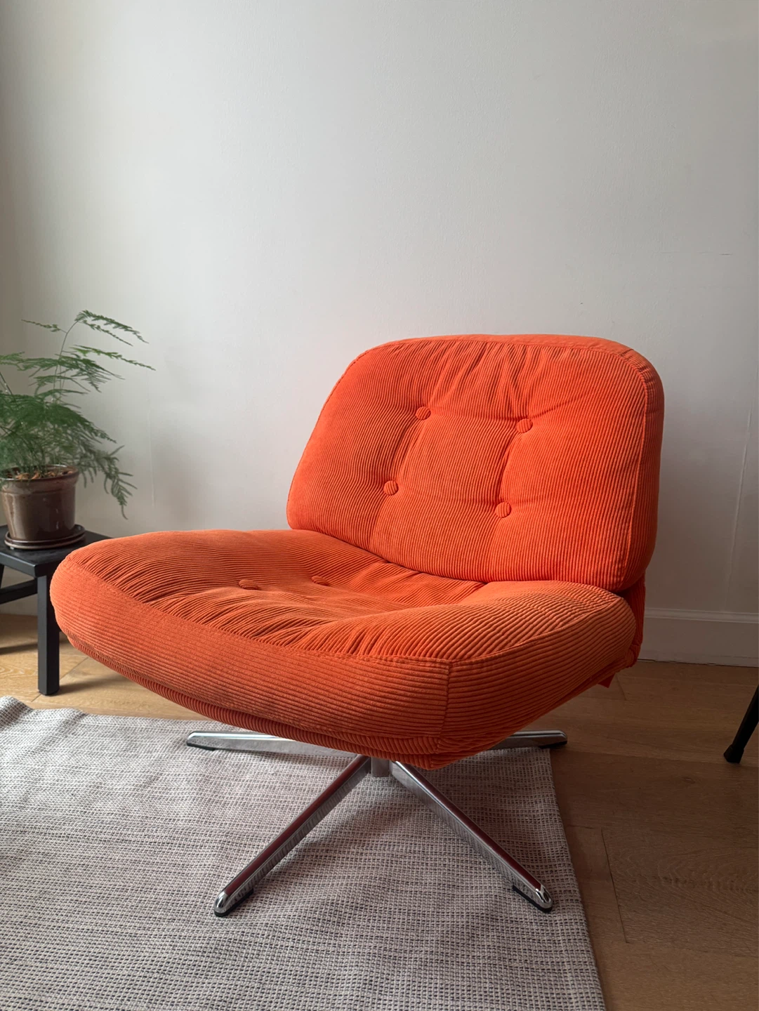 IKEA DYVLINGE Swivel Chair - Kelinge Orange
