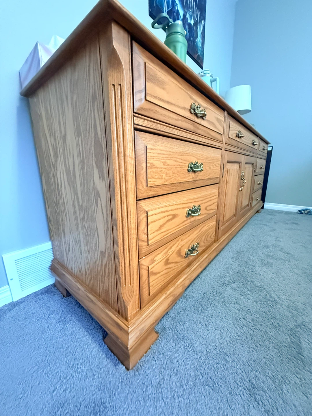 Solid Oak Dresser with 9 Drawers and 2 Cabinets - photo 4
