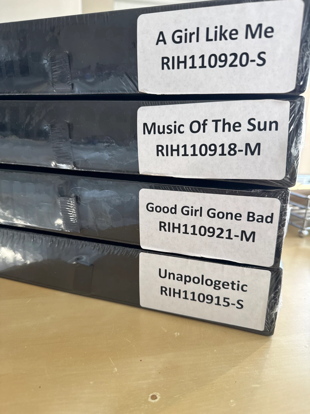 Rihanna vinyl limited edition records - photo 2