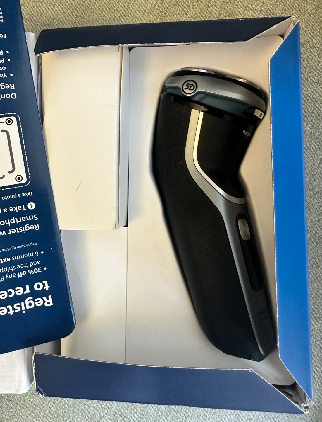 Philips Norelco Shaver 3900 Series NEW - photo 5
