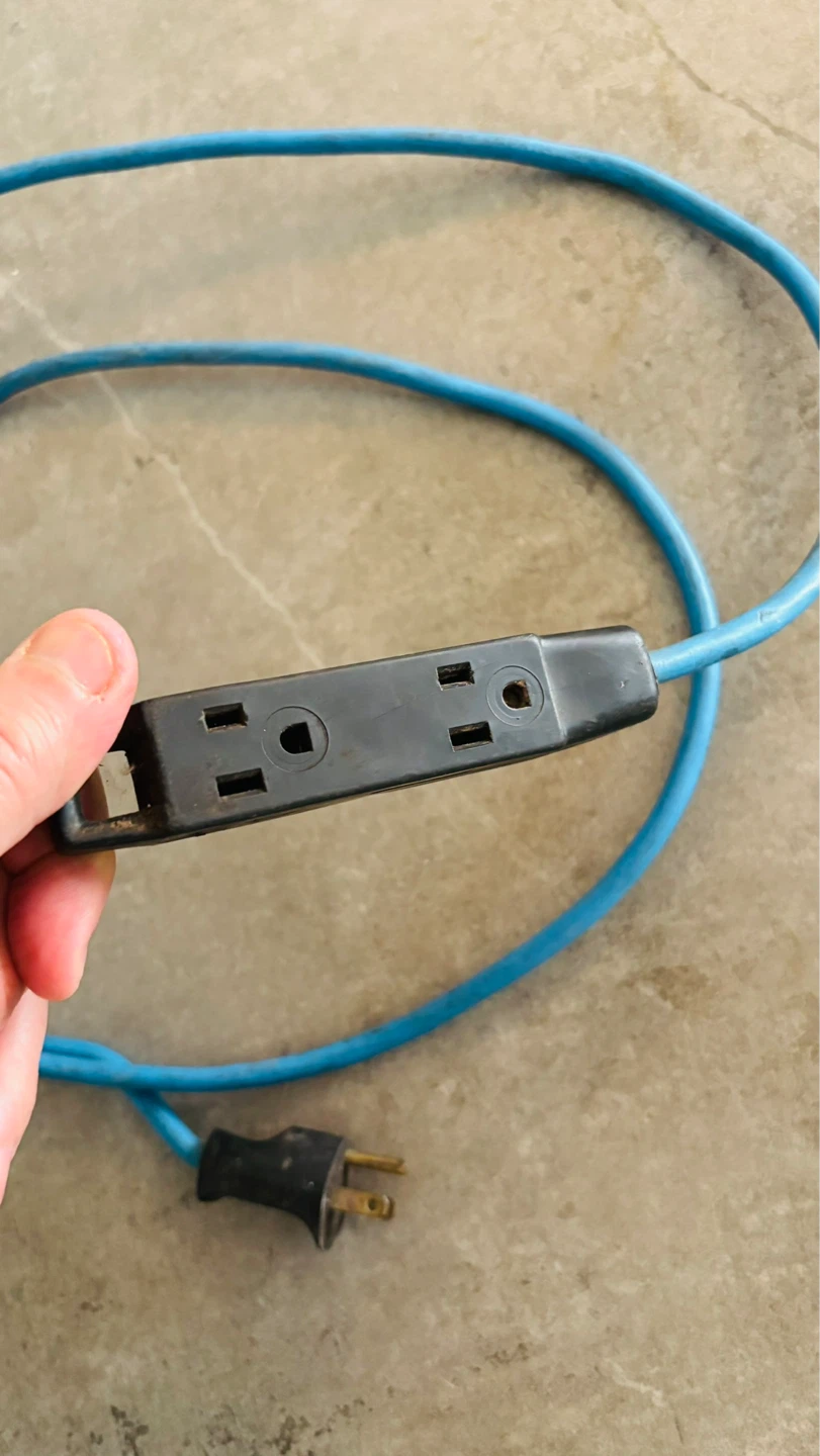 6 foot 16/3 outdoor tri outlet extension cord - photo 4
