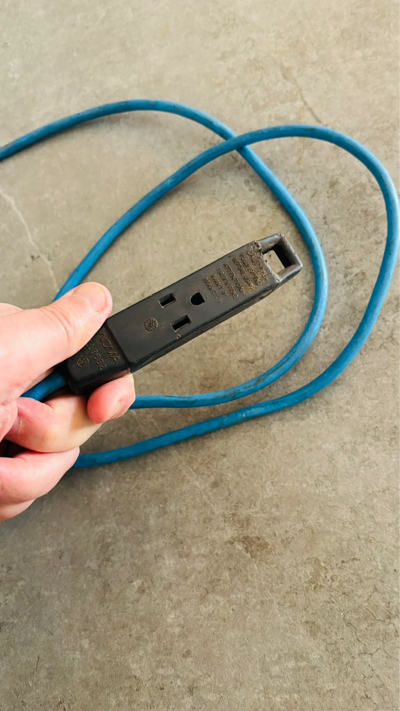 6 foot 16/3 outdoor tri outlet extension cord - photo 3