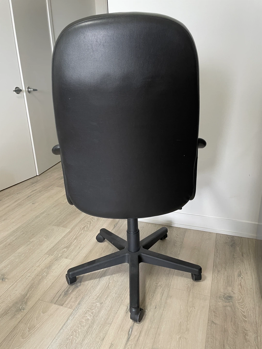 Black Faux Leather Office Chair - photo 3
