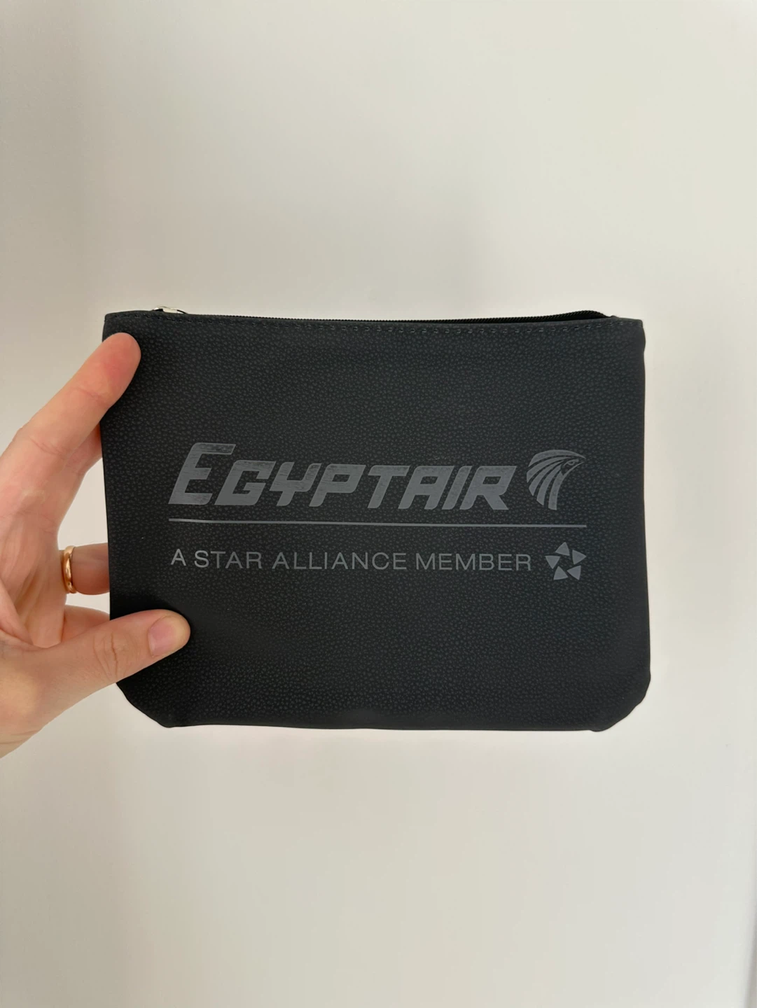 Egyptair Amenity Kit - photo 2