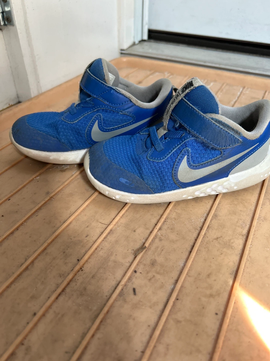 Nike Revolution size 9C