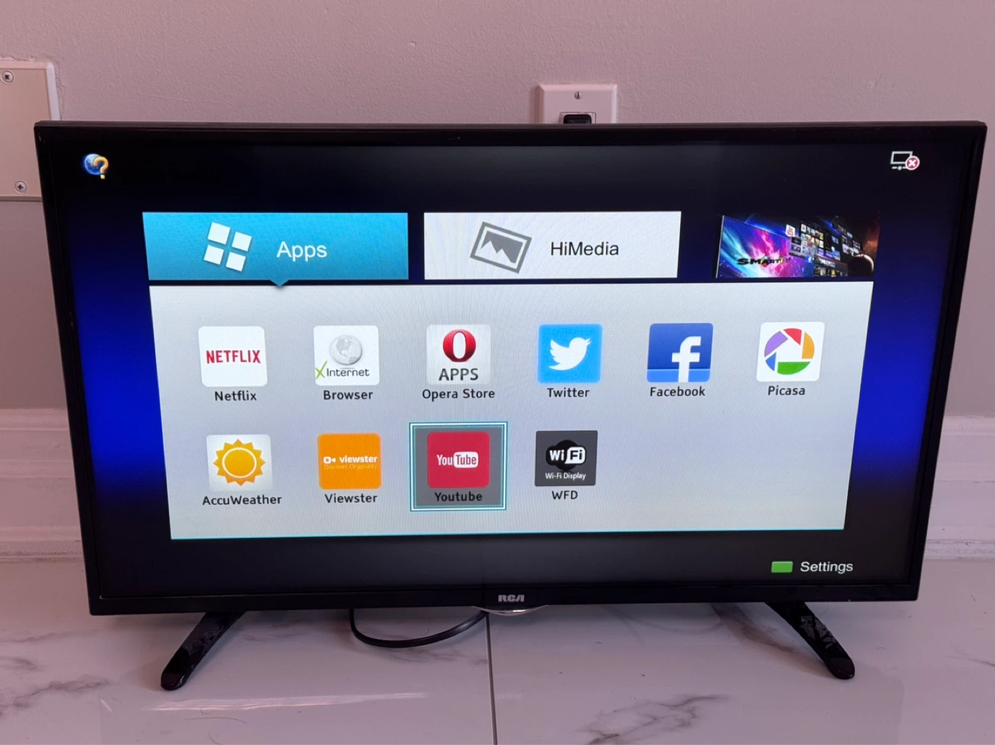 RCA 32" LED TV - Model RLDE3279A-SM - photo 4