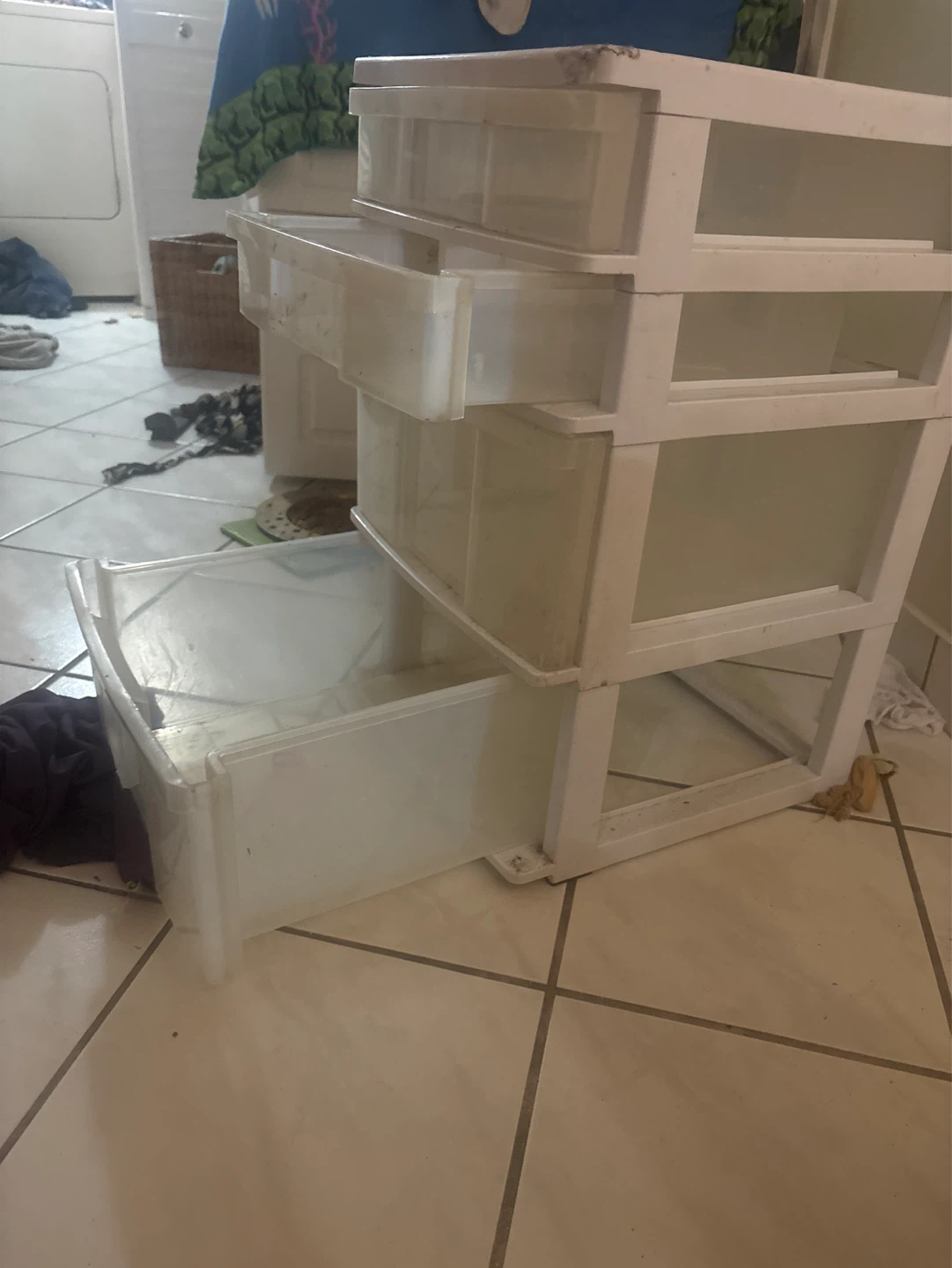 White 4-Drawer Plastic Storage Unit - photo 2