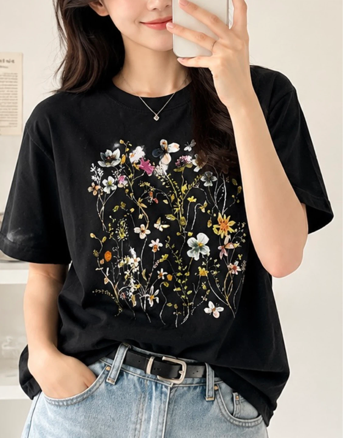 Cute Floral Graphic Tee – Relaxed Fit Size L
