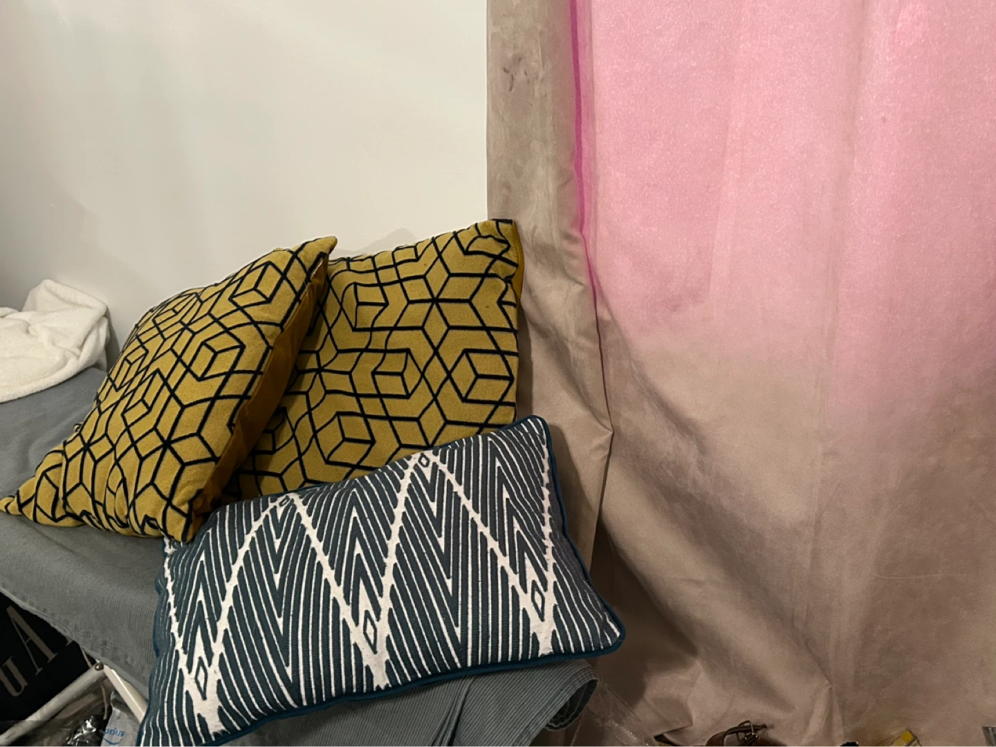 Four Decorative Throw Pillows - photo 2