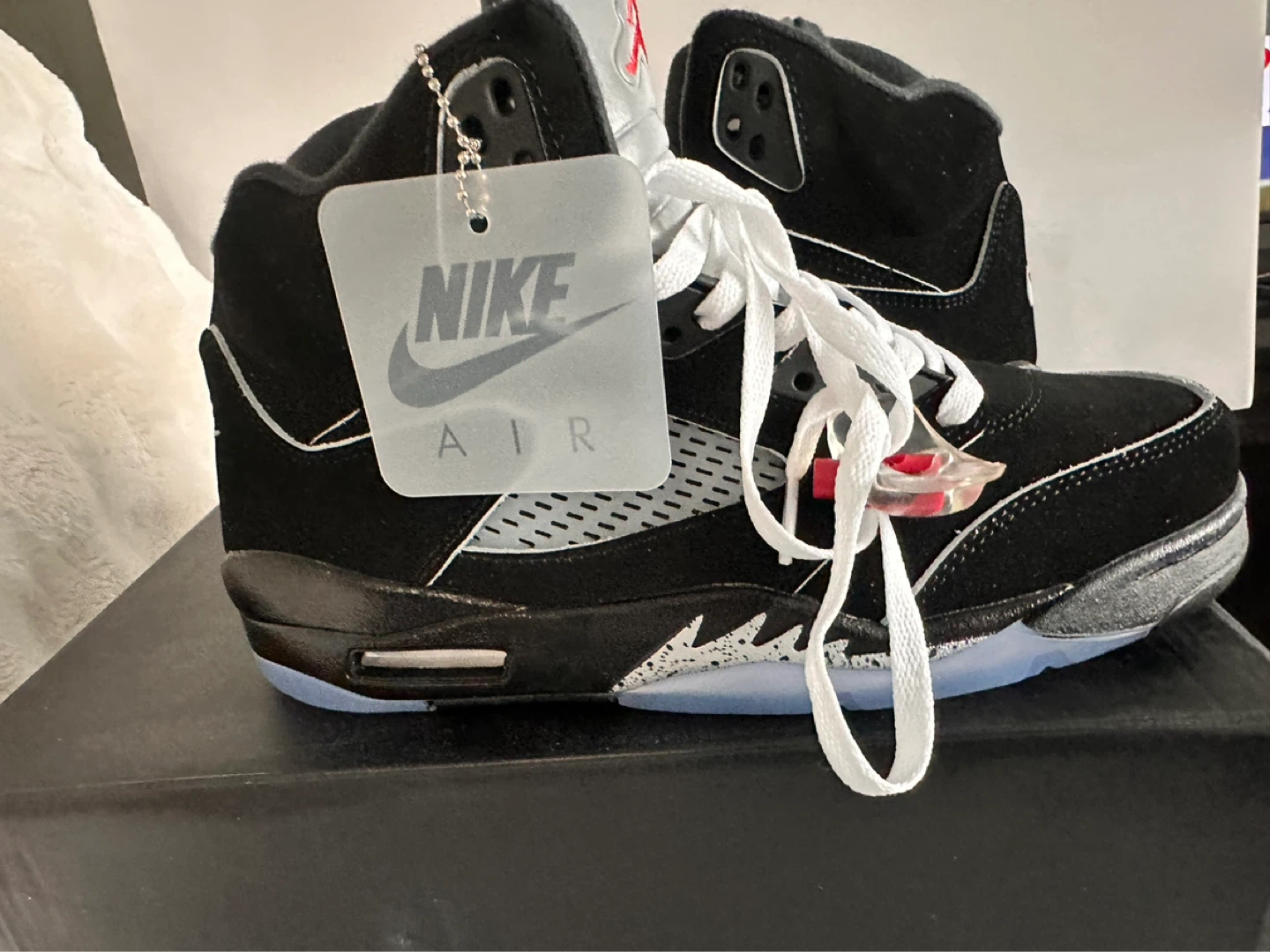 Jordan 5 Retro Black Metallic - photo 3