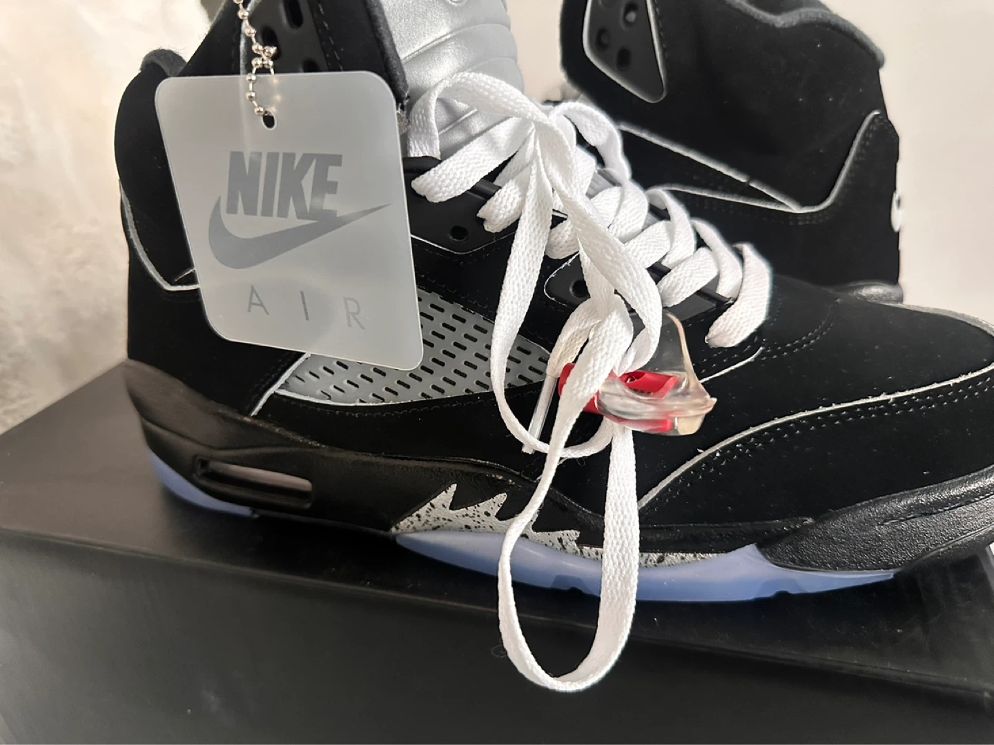 Jordan 5 Retro Black Metallic - photo 2