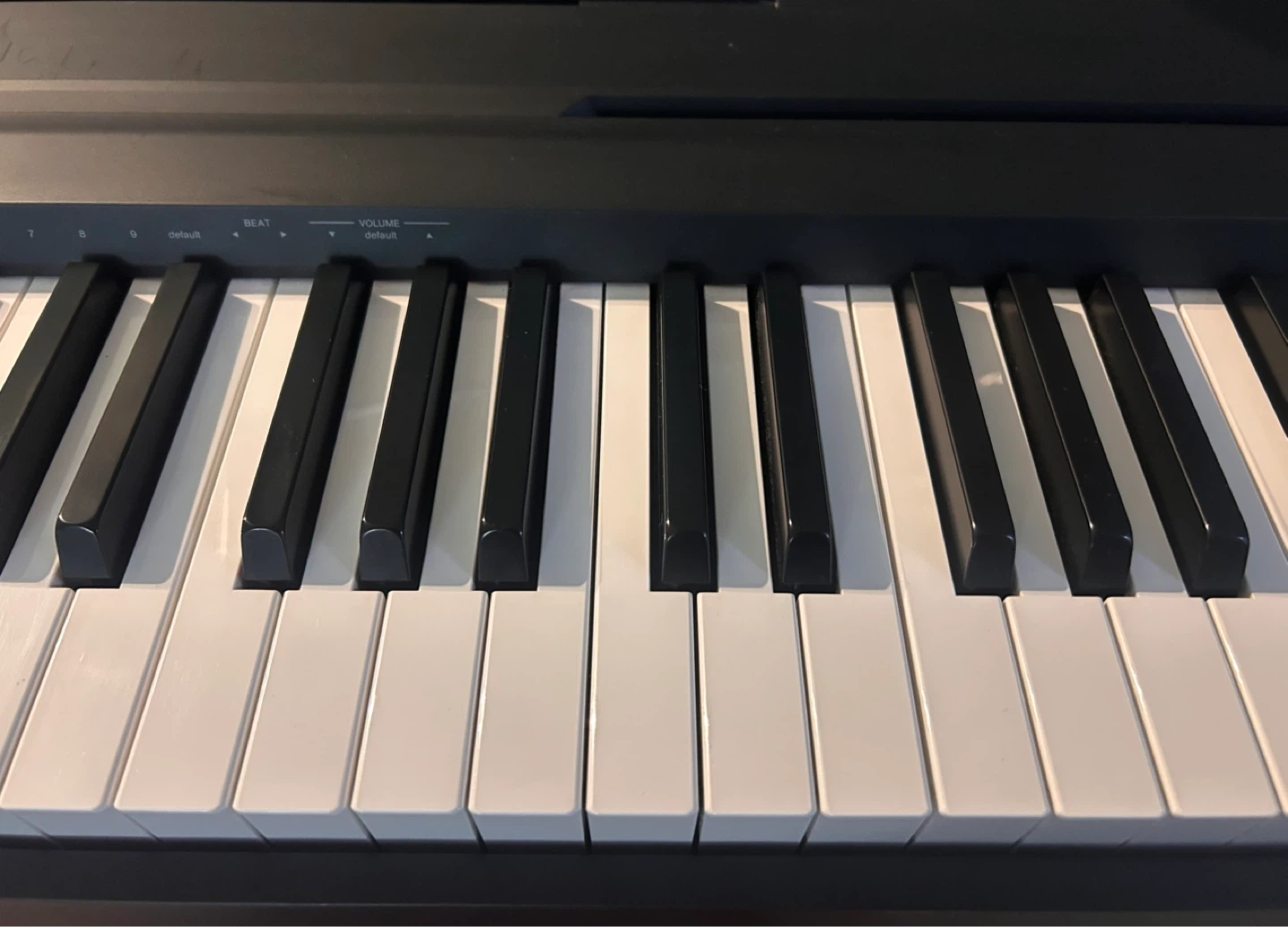 Yamaha P105 Piano with stand & pedal (88 weighted keys) - photo 3