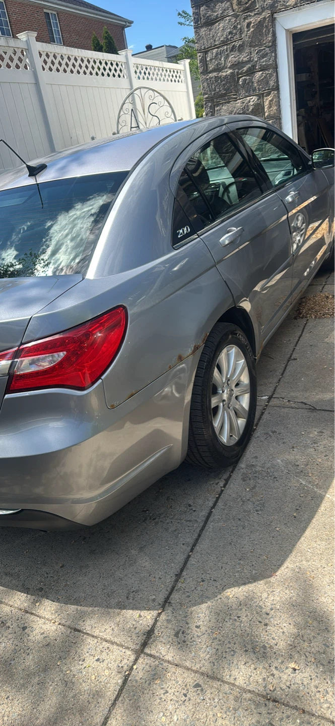 2015 Chrysler 200 Sedan - photo 2