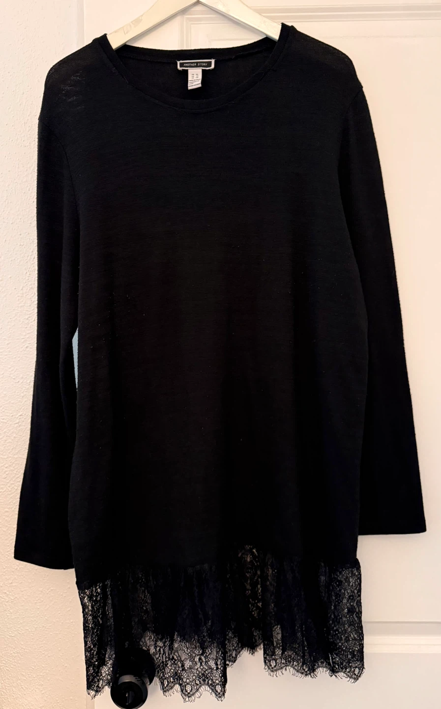 Black Lace Hem Knit Top / Tunic – XL - photo 2