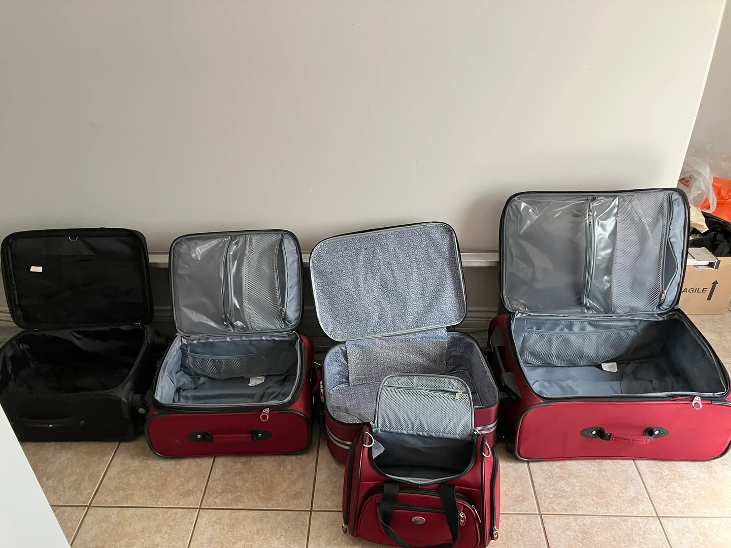 Set of 5 Red and Black Luggage Bags - photo 3