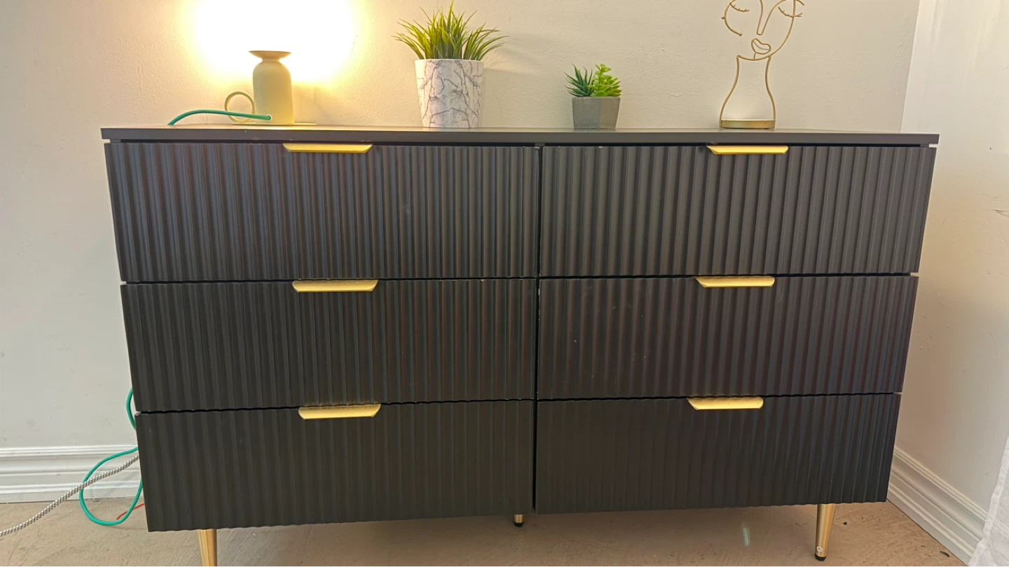 Modern 6-Drawer Dresser – Black & Gold (Good Condition) - photo 2