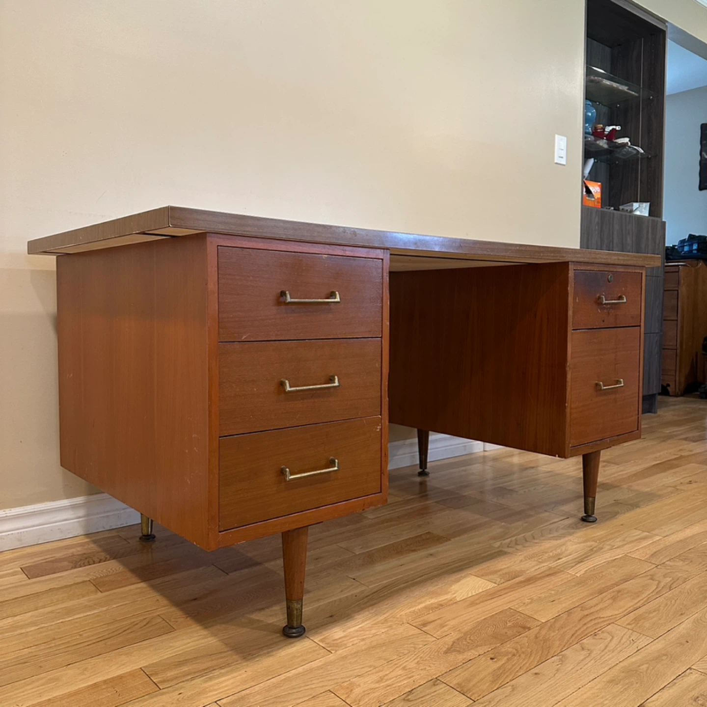 Vintage Walnut MCM Executive Desk (CAN DELIVER) - photo 3