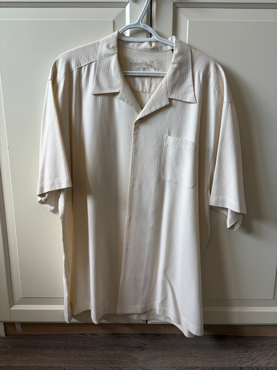 Tommy Bahama Men's XL Silk Blend Button-Up Shirt