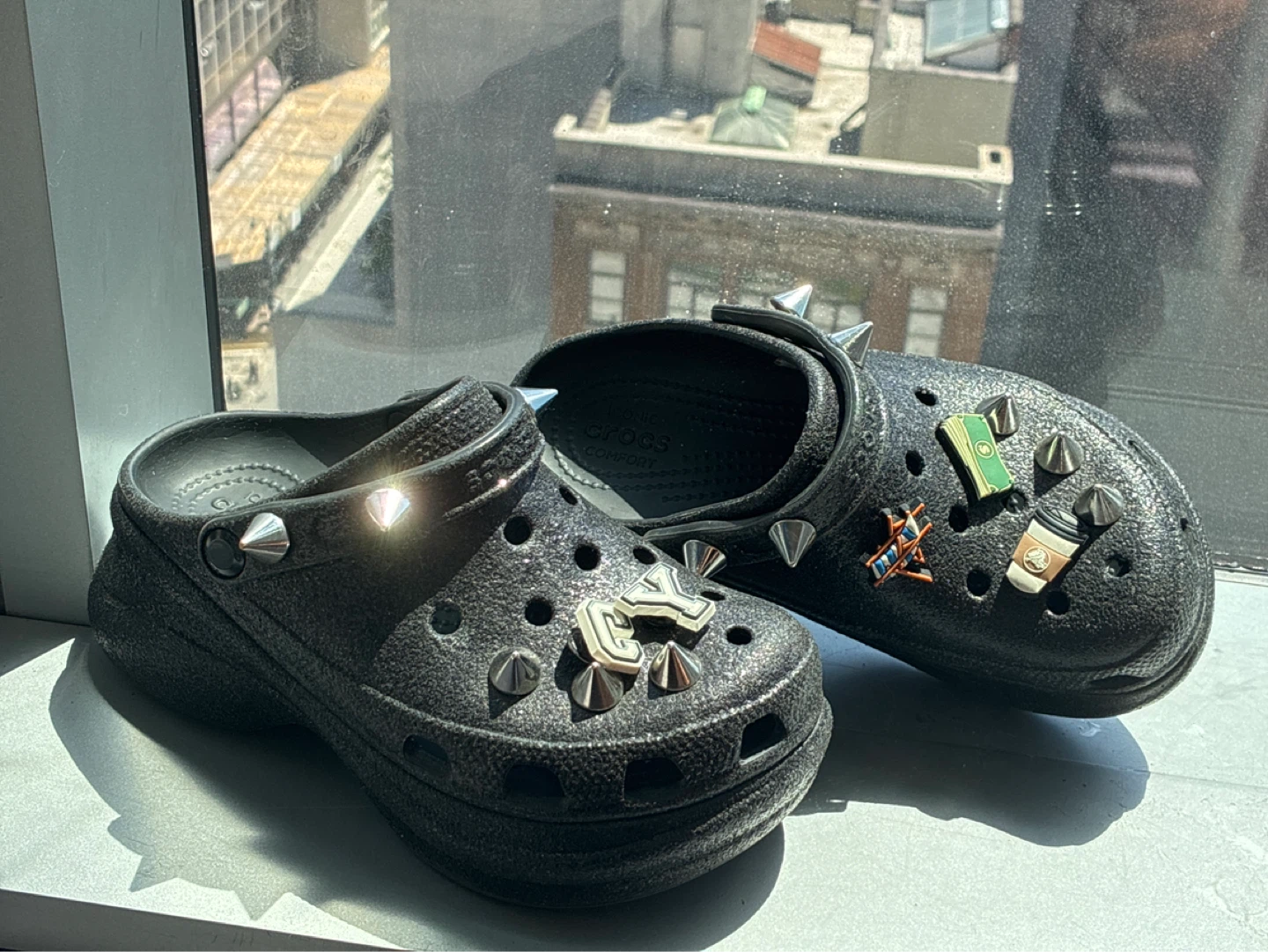 Crocs Platform Black Glitter Studded Clogs Women's Size 6 - photo 2