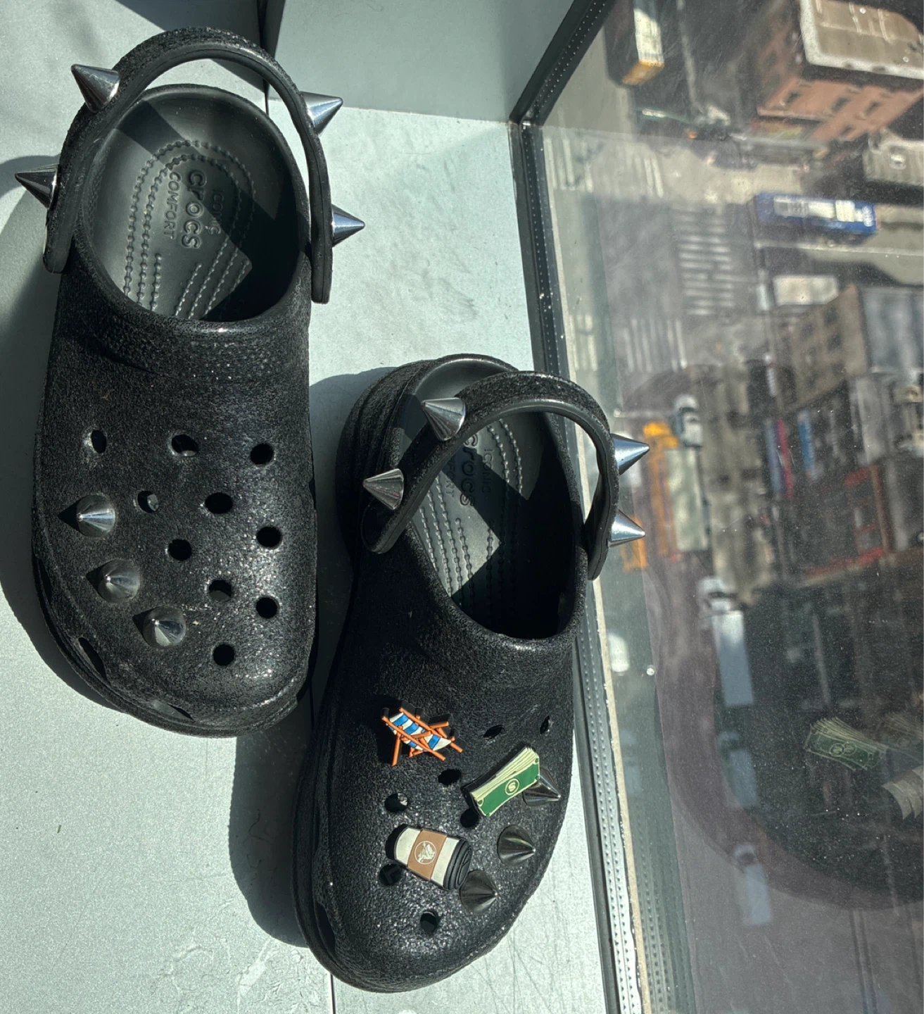 Crocs Platform Black Glitter Studded Clogs Women's Size 6 - photo 3