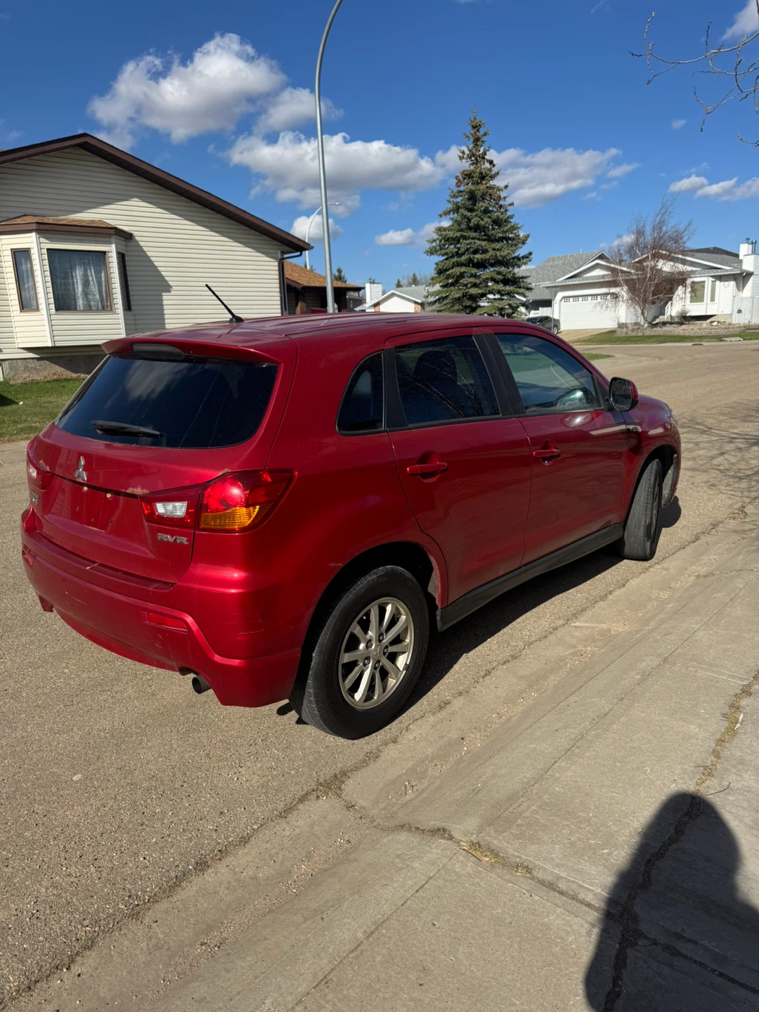 Red Mitsubishi RVR SUV - photo 5