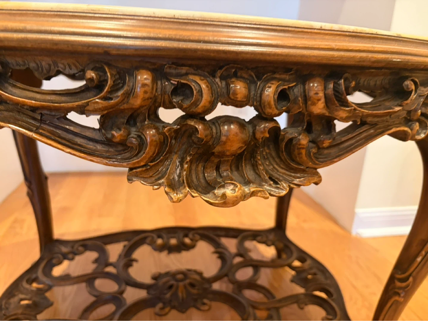 Vintage Ornate Marble Top Side Table - photo 2