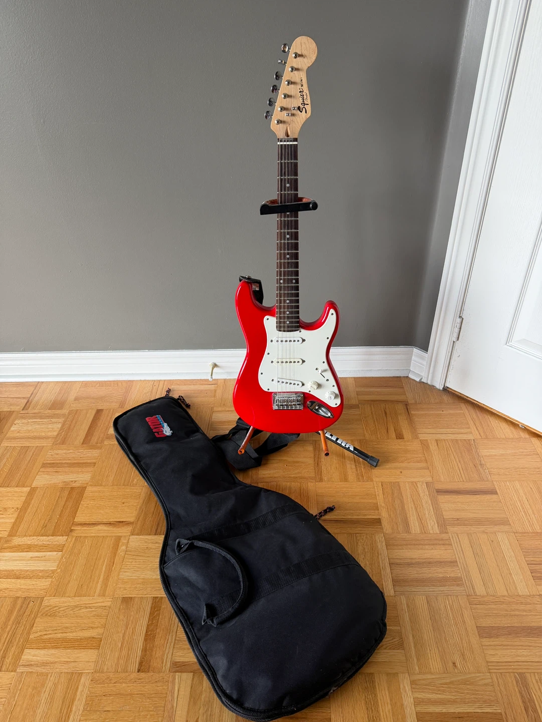 Squier Stratocaster Electric Guitar - Red - photo 2