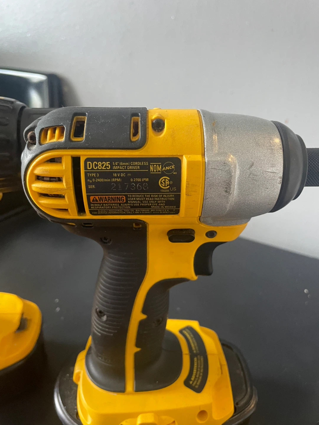 DeWalt DC759 & DC825 Cordless Drill and Impact Driver Combo - photo 2
