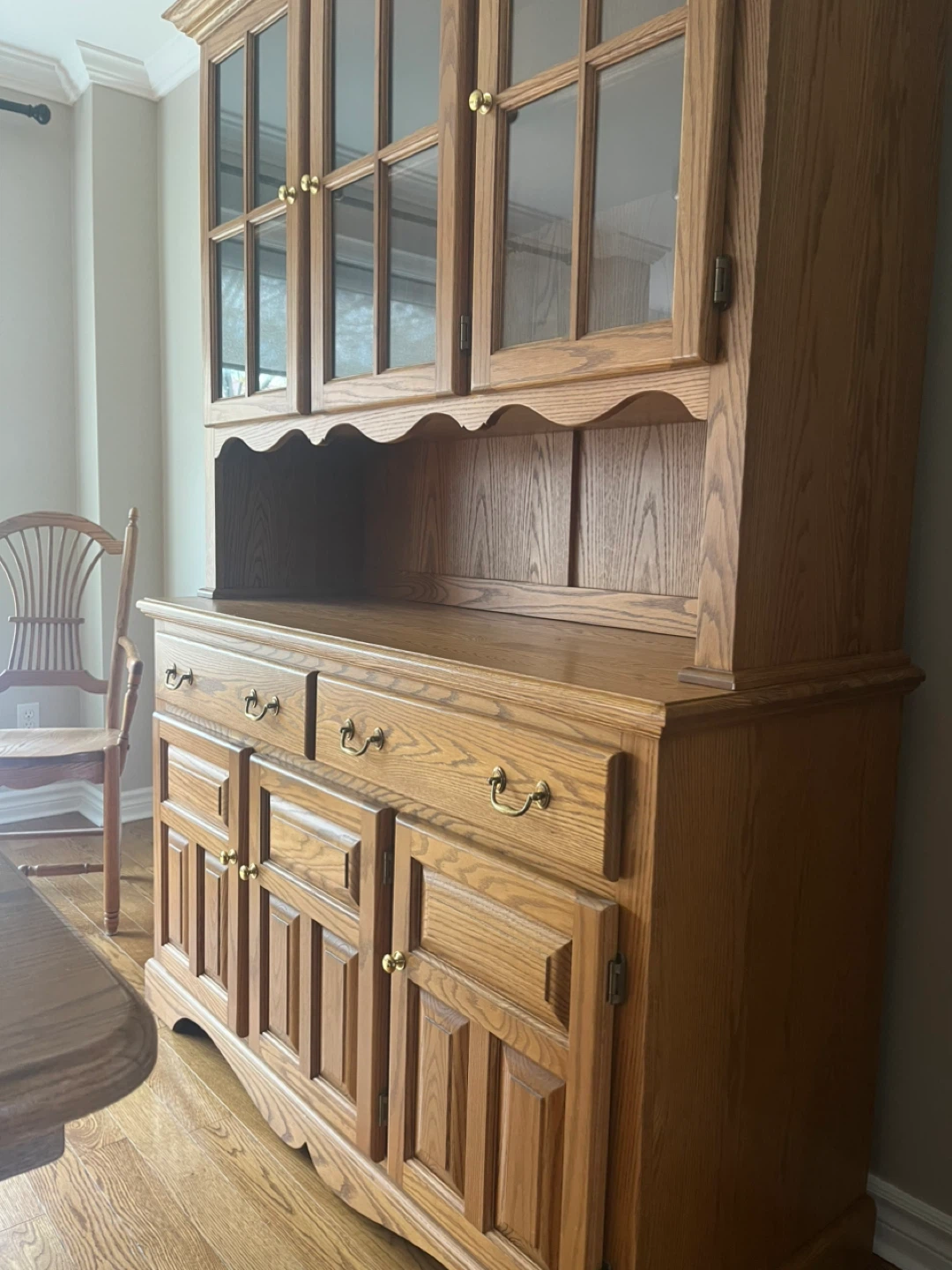 Solid Oak Dining Table with Chairs and Hutch - photo 3