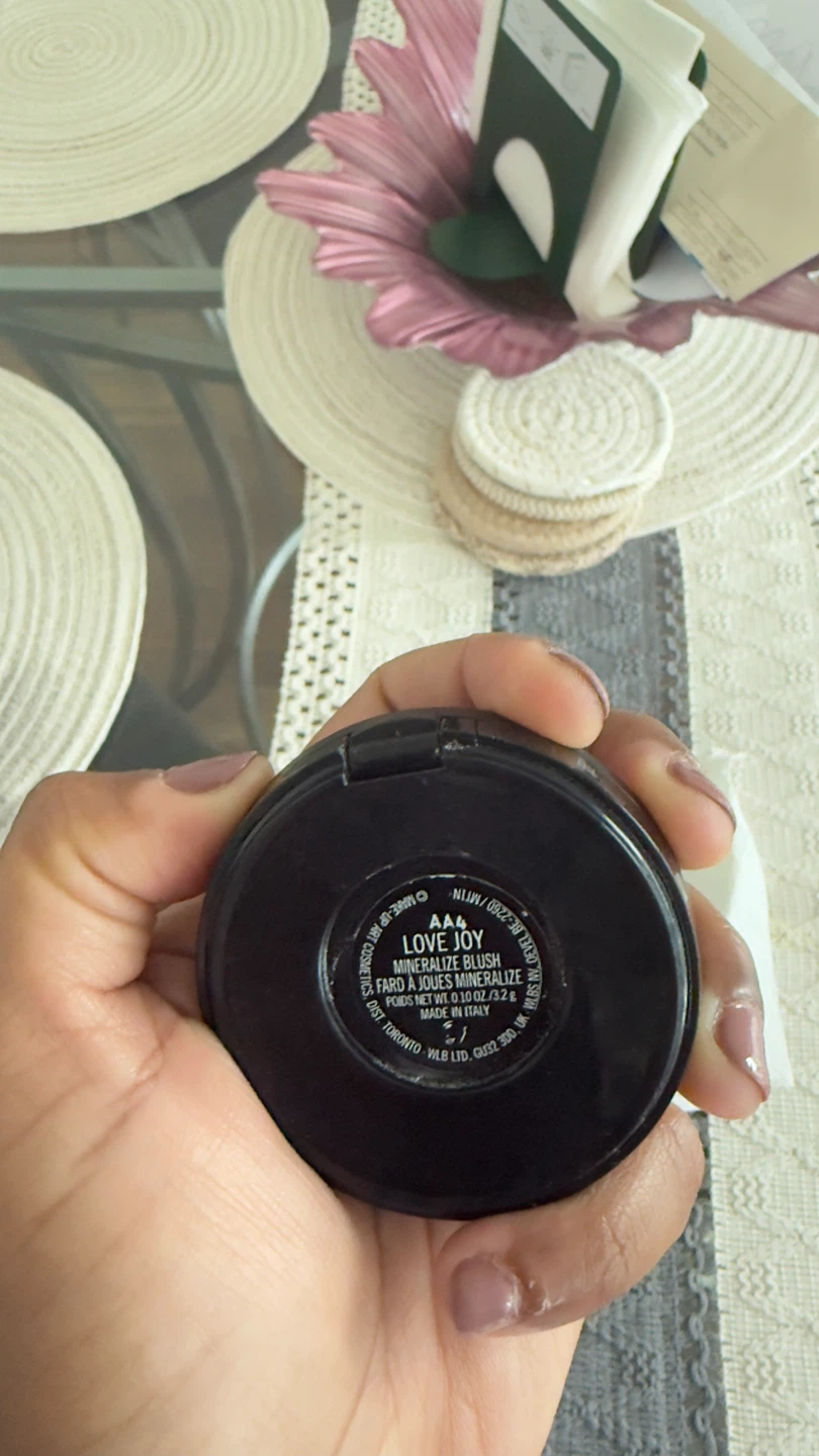 MAC Love Joy Mineralize Blush shade AA4 - photo 3