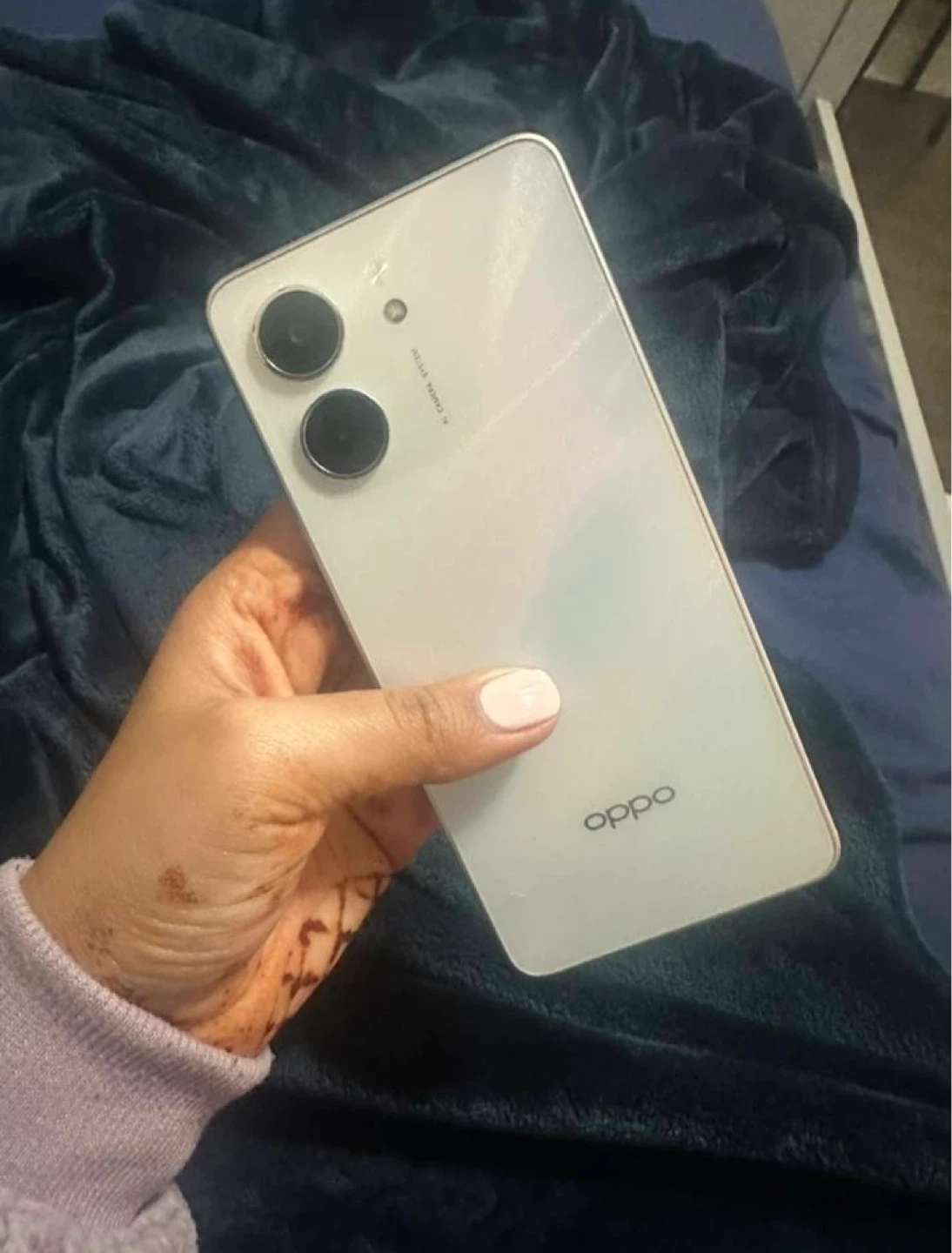 White OPPO Smartphone - photo 3