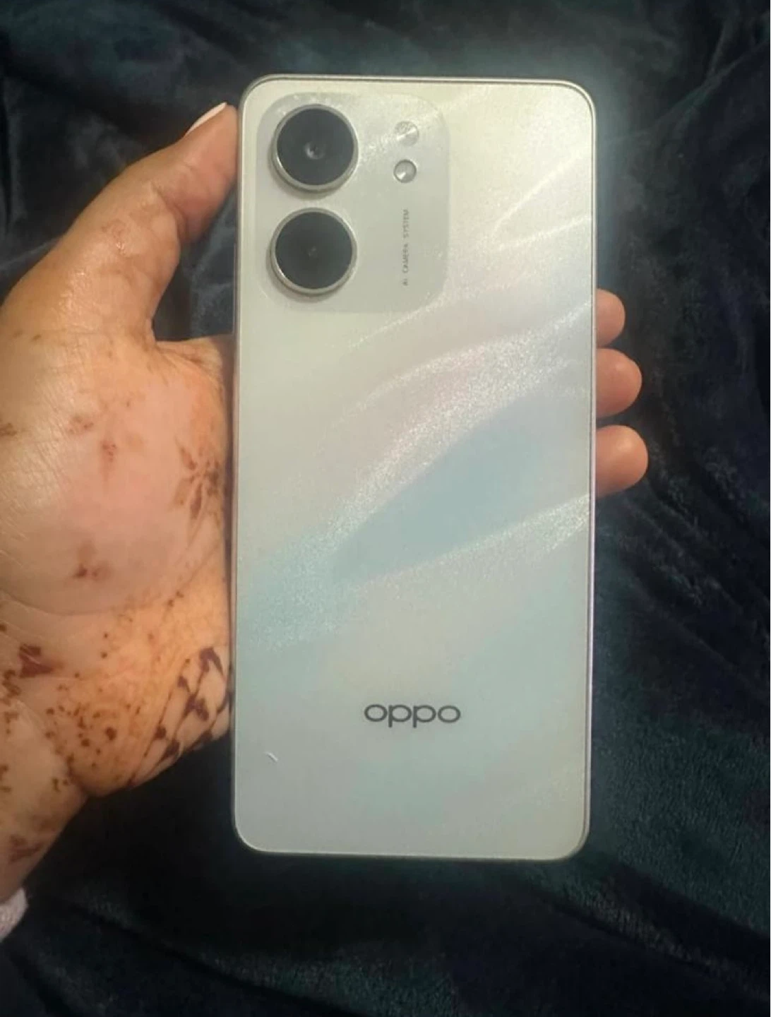 White OPPO Smartphone - photo 4