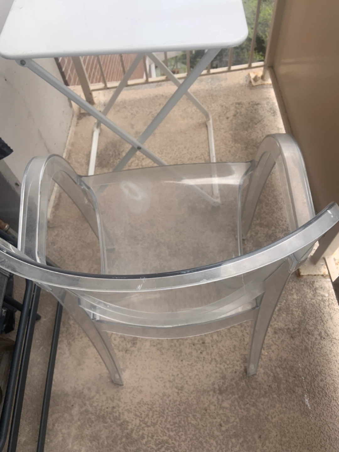 Clear Ghost Chair