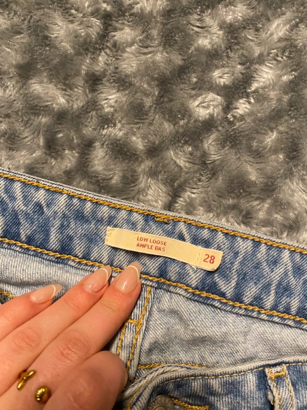 Levi's Low Loose Jeans - Size 28 - photo 3