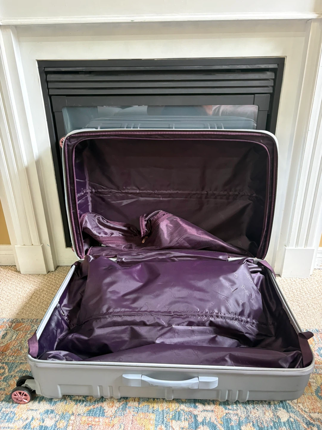 Jessica Simpson Silver Hardside Suitcase checked bag luggage - photo 2