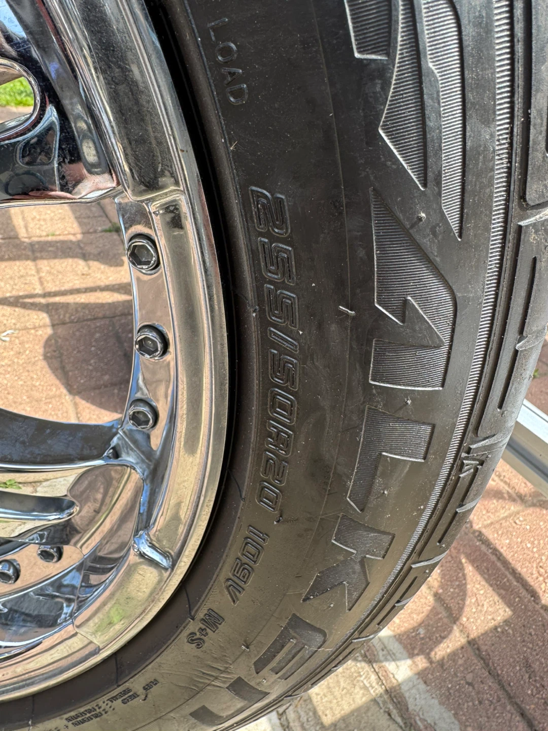 Set of 4 Chrome Rims with Tires - photo 5