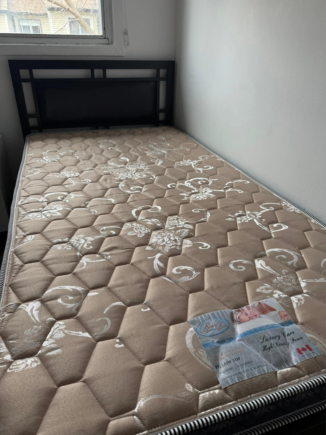 Single bed frame &Pillow Top Mattress - photo 3