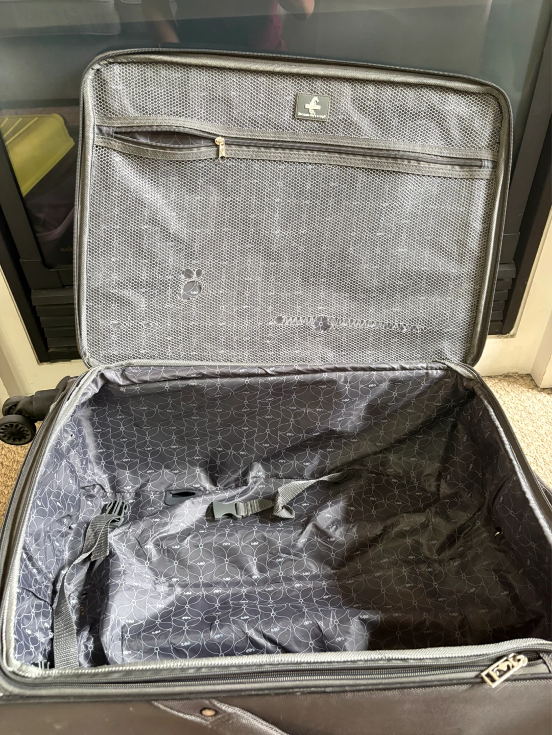Grey Delsey Luggage Suitcase size 9 x16x27 - photo 5