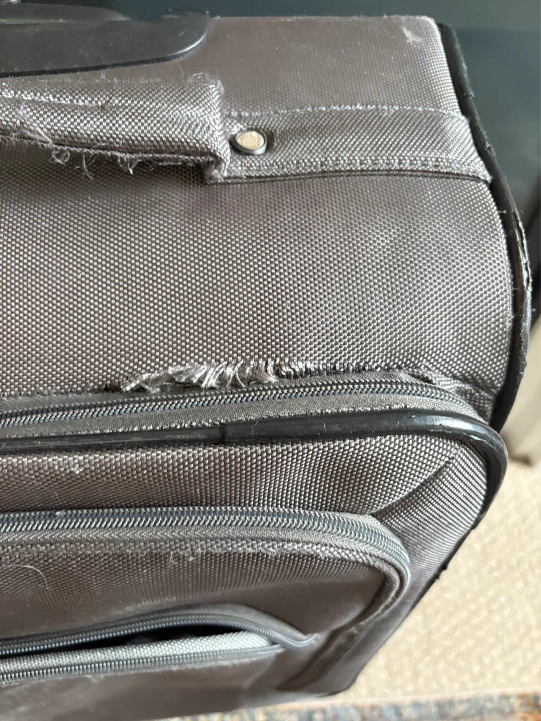 Grey Delsey Luggage Suitcase size 9 x16x27 - photo 2
