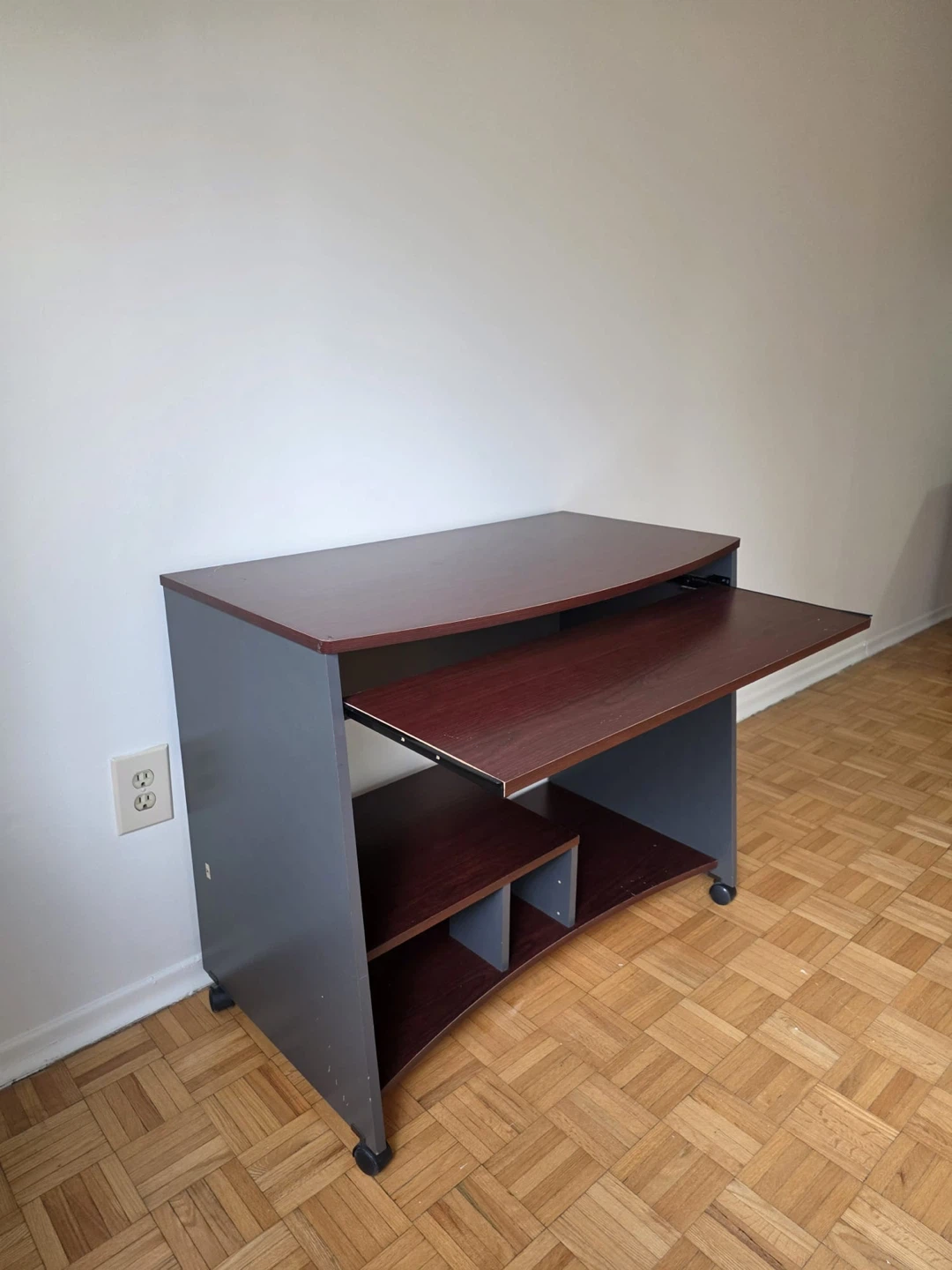 Compact Computer Desk with Slide-Out Keyboard Tray - photo 4