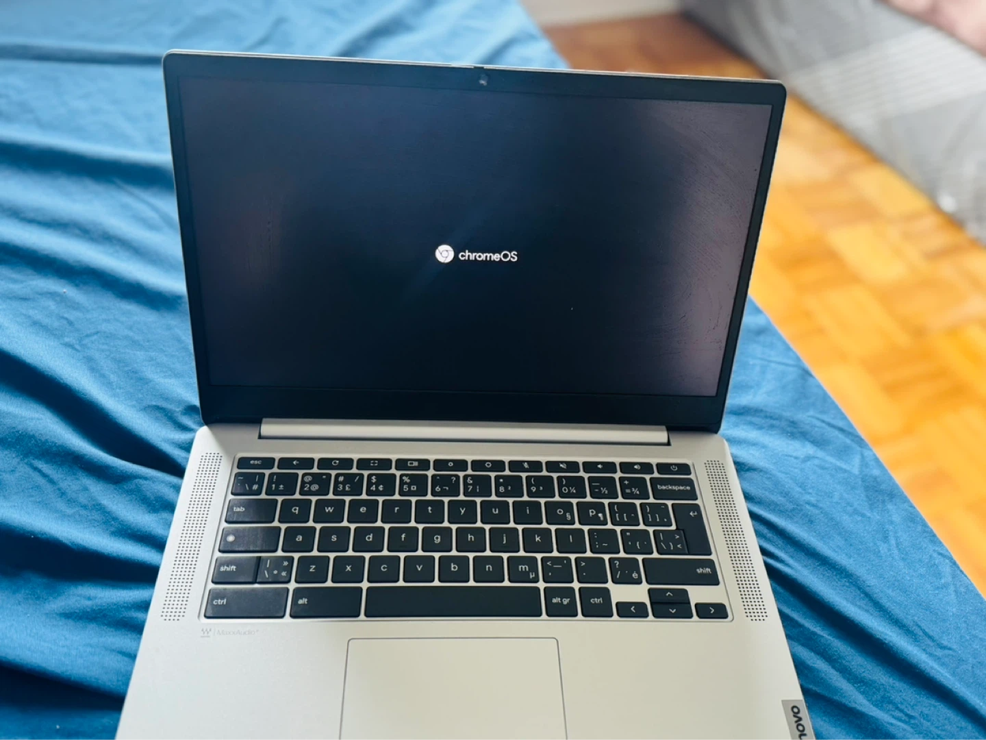 Lenovo Chromebook Laptop - photo 2